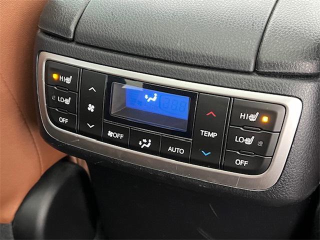 used 2019 Toyota Highlander Hybrid car, priced at $33,500