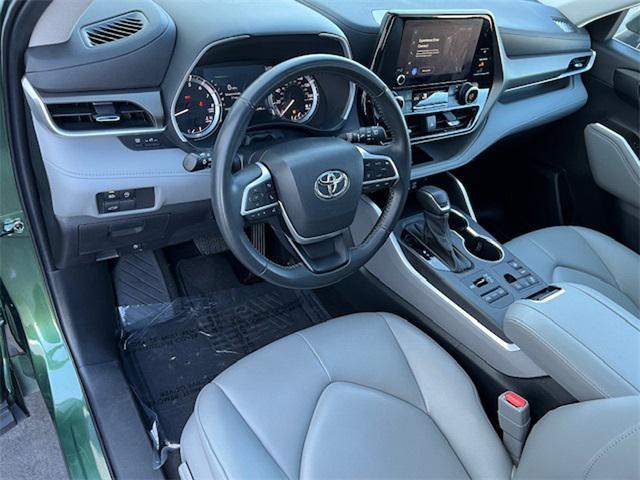 used 2023 Toyota Highlander car, priced at $40,500