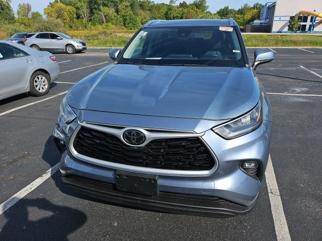 used 2020 Toyota Highlander car, priced at $37,900