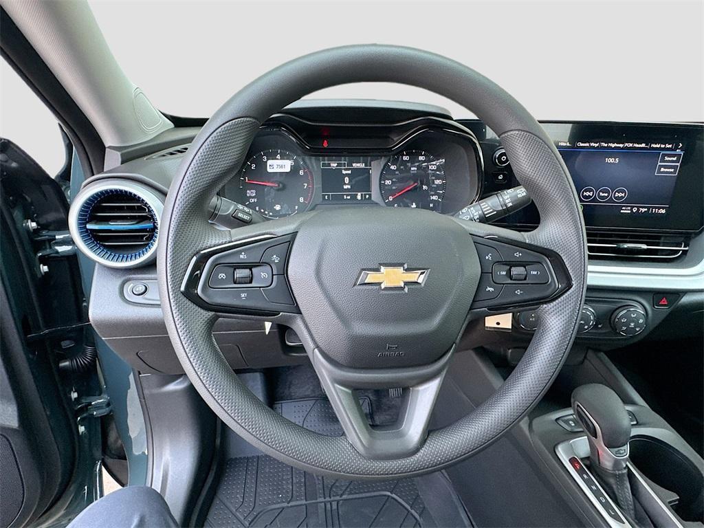 new 2025 Chevrolet Trax car, priced at $23,157