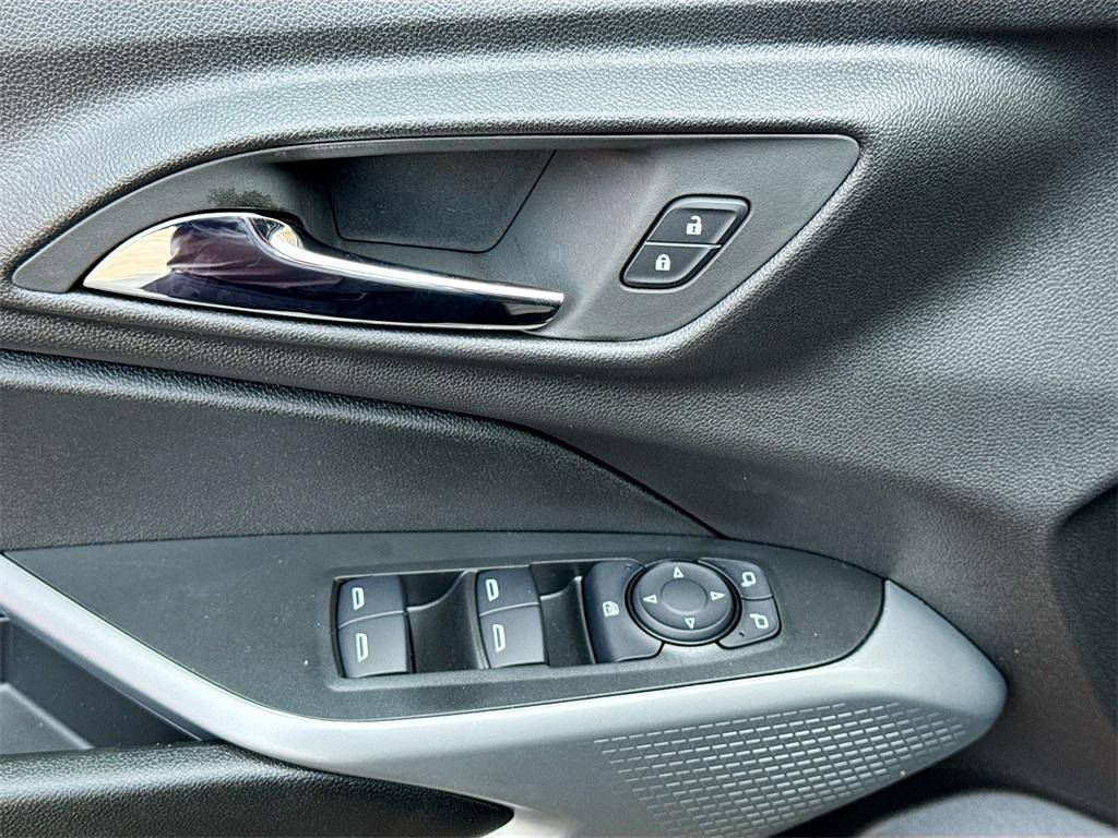 new 2025 Chevrolet Trax car, priced at $23,157