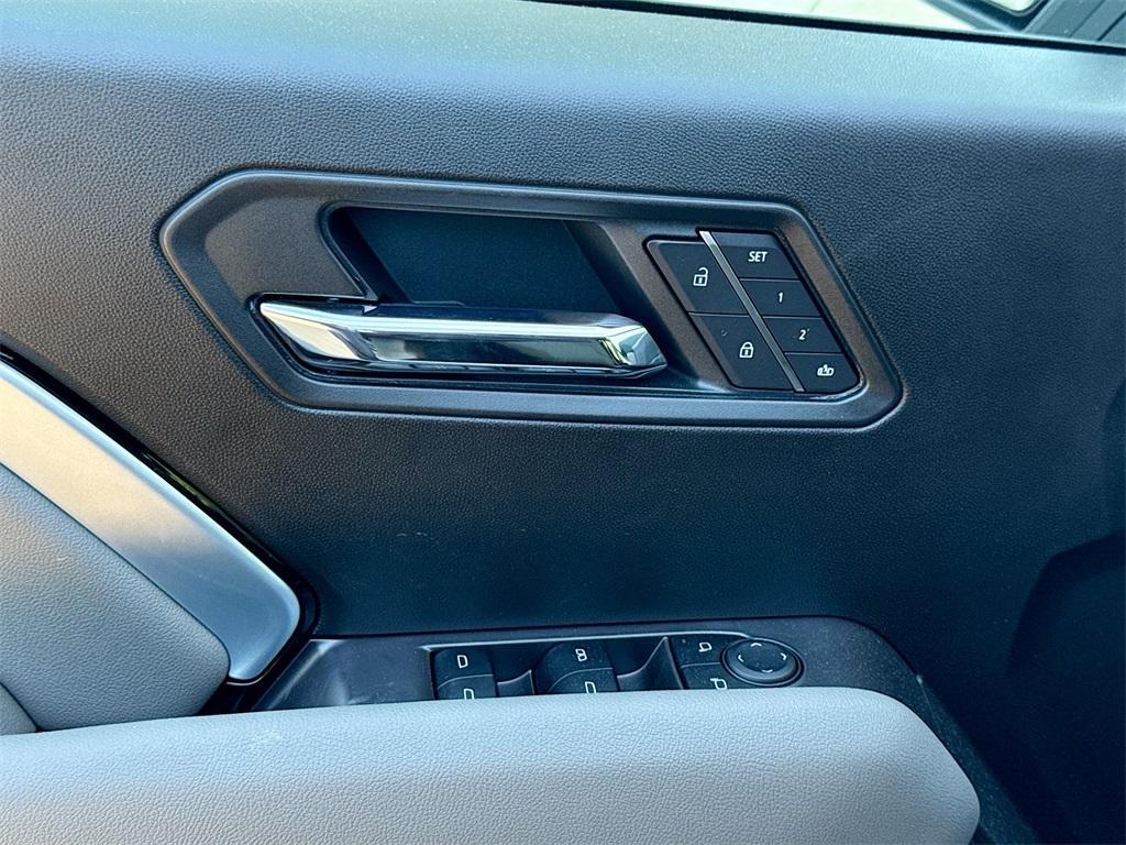 new 2025 Chevrolet Colorado car, priced at $50,087