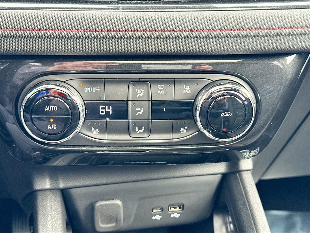 new 2025 Chevrolet TrailBlazer car, priced at $27,876