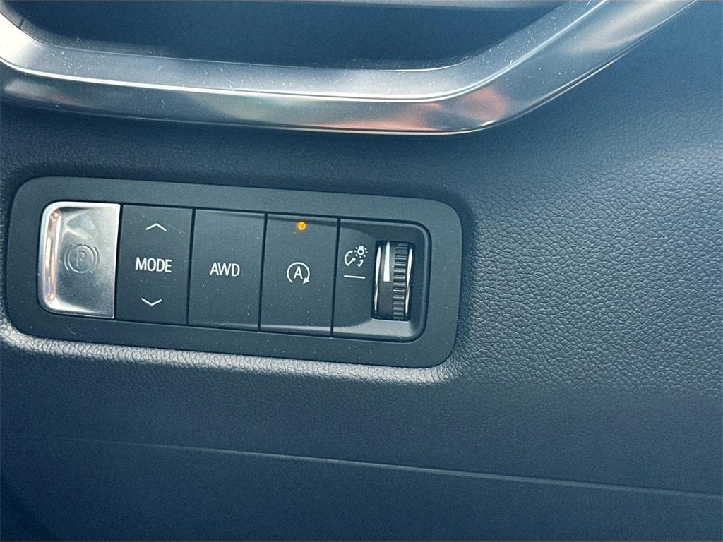 used 2024 GMC Acadia car, priced at $40,478