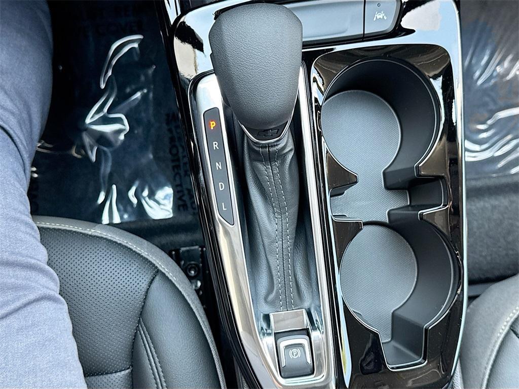 new 2025 Chevrolet Trax car, priced at $26,257