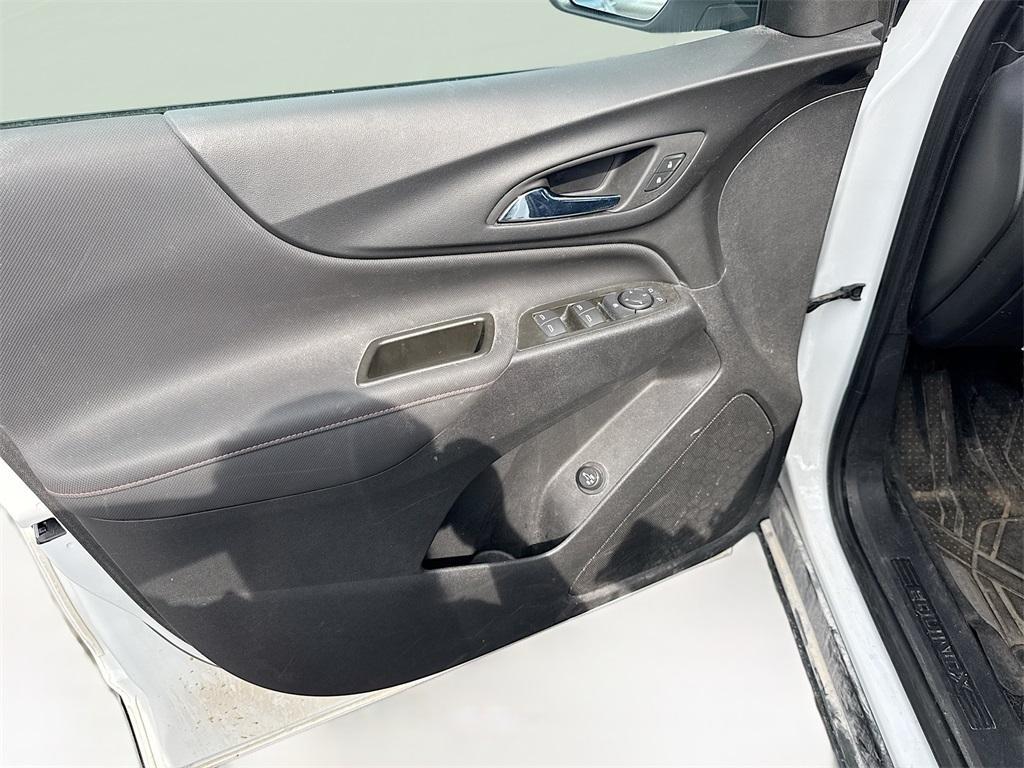 used 2023 Chevrolet Equinox car, priced at $25,058