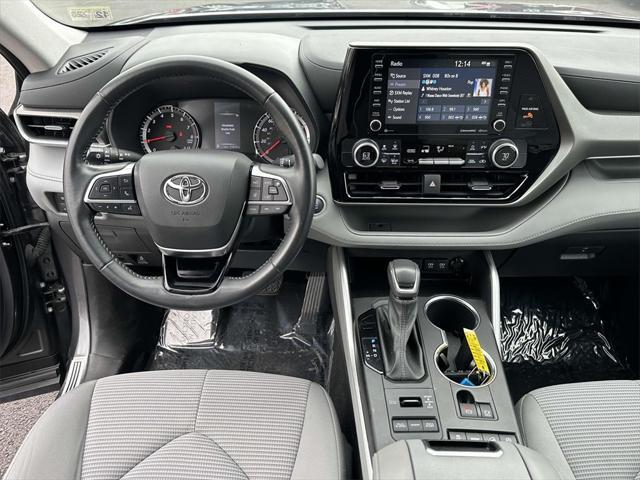 used 2021 Toyota Highlander car, priced at $31,000