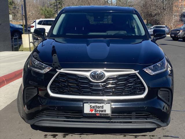 used 2021 Toyota Highlander car, priced at $28,250