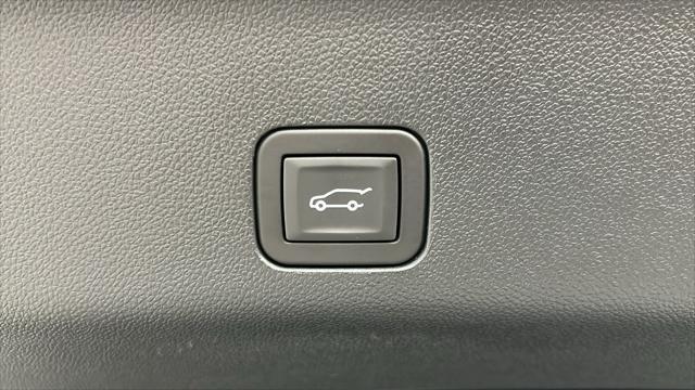 used 2025 GMC Yukon XL car, priced at $93,960