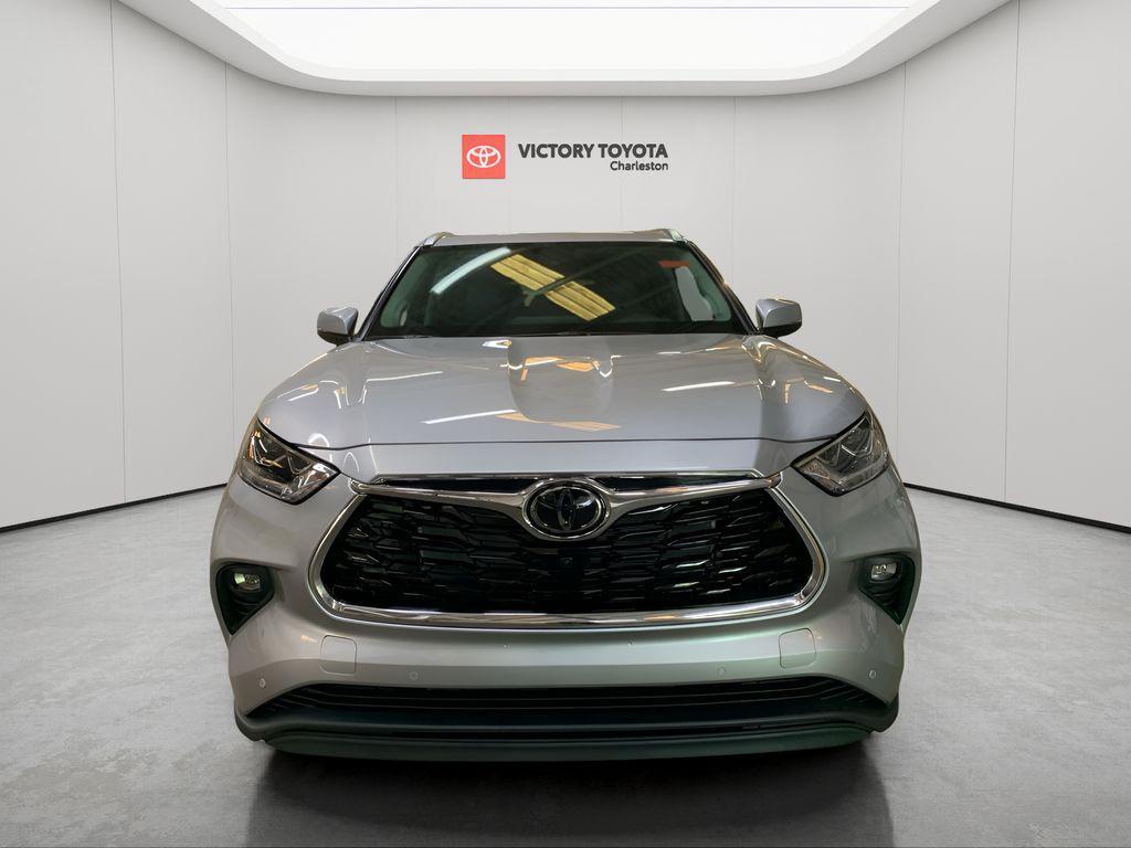 new 2025 Toyota Highlander car, priced at $53,737