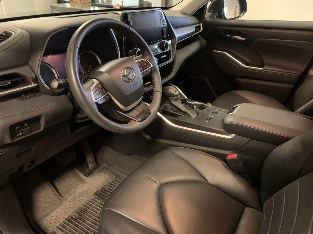 used 2023 Toyota Highlander car, priced at $38,764