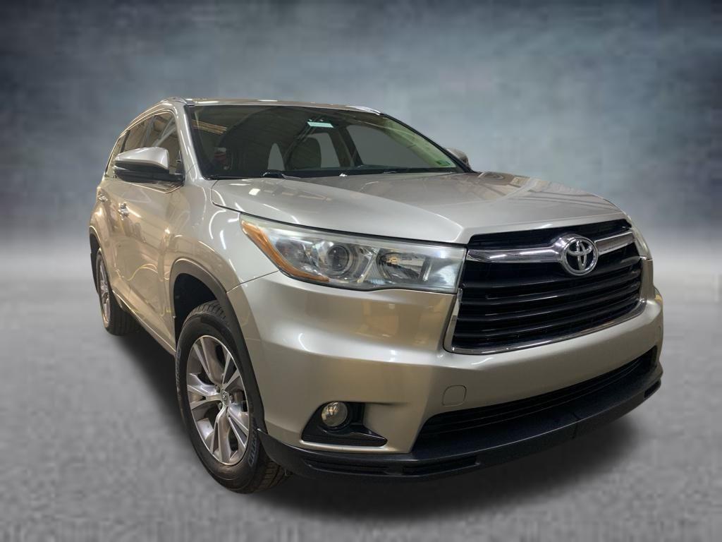 used 2015 Toyota Highlander car, priced at $20,511