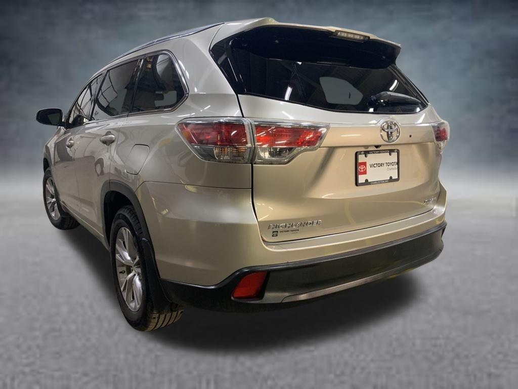 used 2015 Toyota Highlander car, priced at $20,511