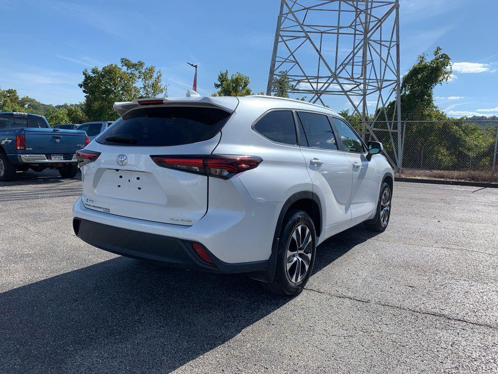 used 2024 Toyota Highlander car, priced at $44,318