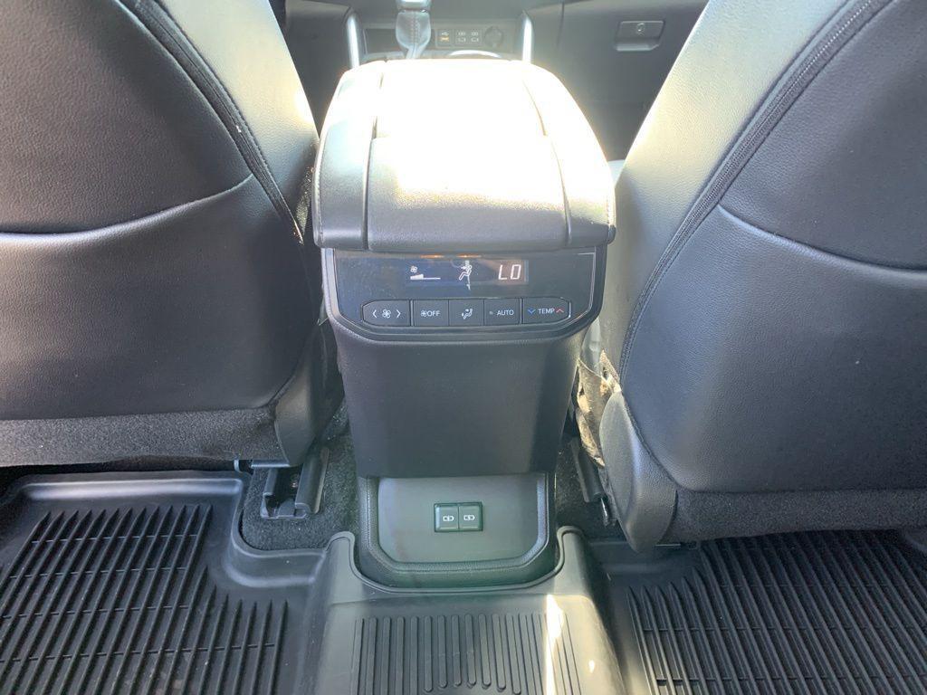 used 2024 Toyota Highlander car, priced at $44,318