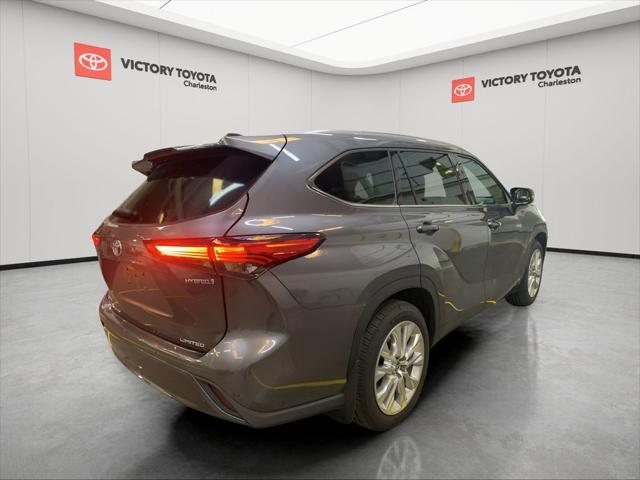 used 2021 Toyota Highlander Hybrid car, priced at $41,499