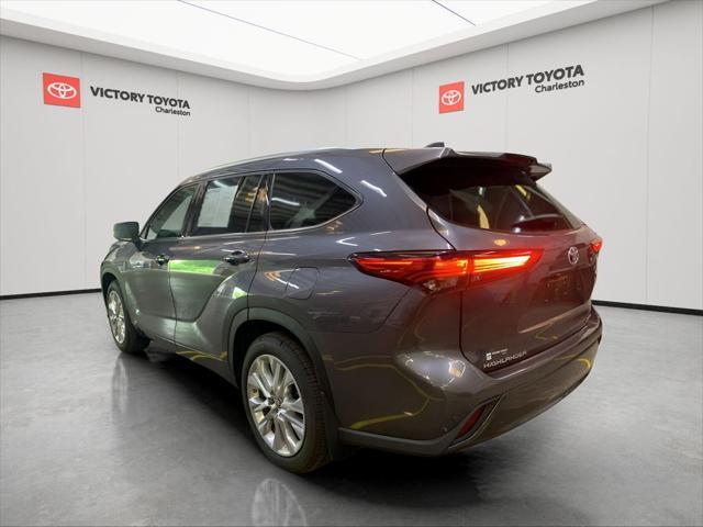 used 2021 Toyota Highlander Hybrid car, priced at $41,499