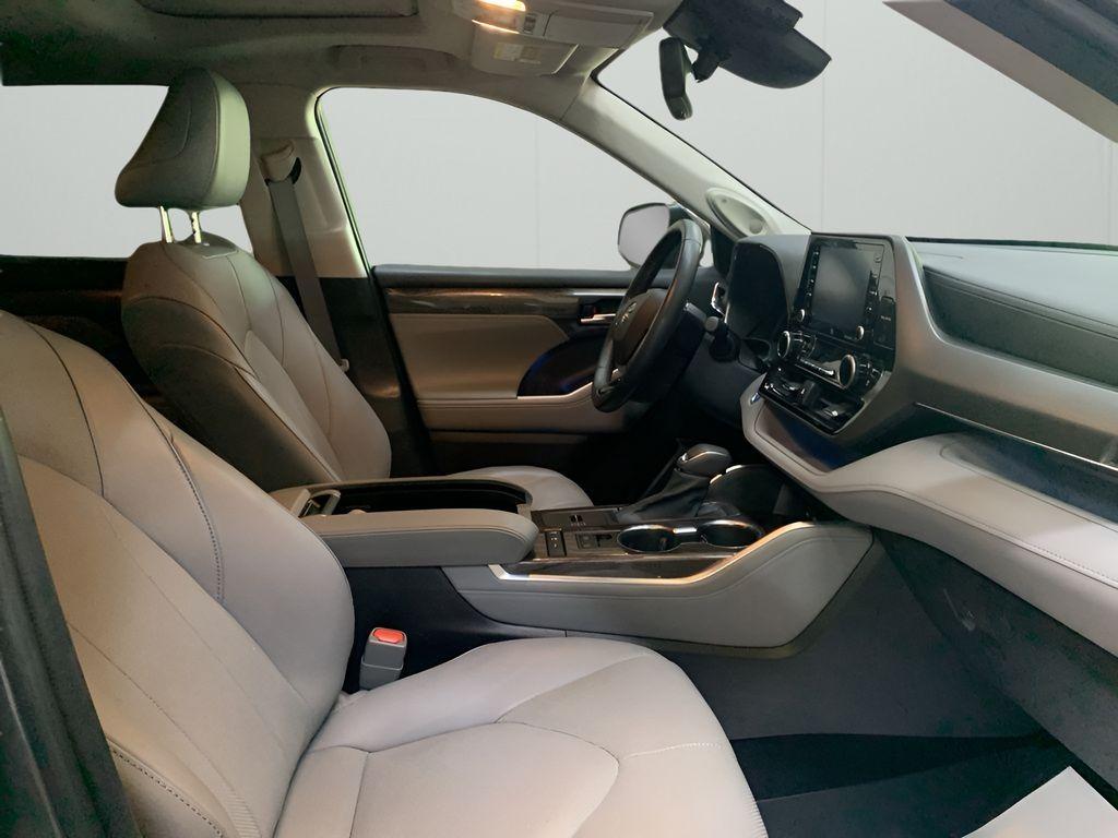 used 2021 Toyota Highlander Hybrid car, priced at $42,099