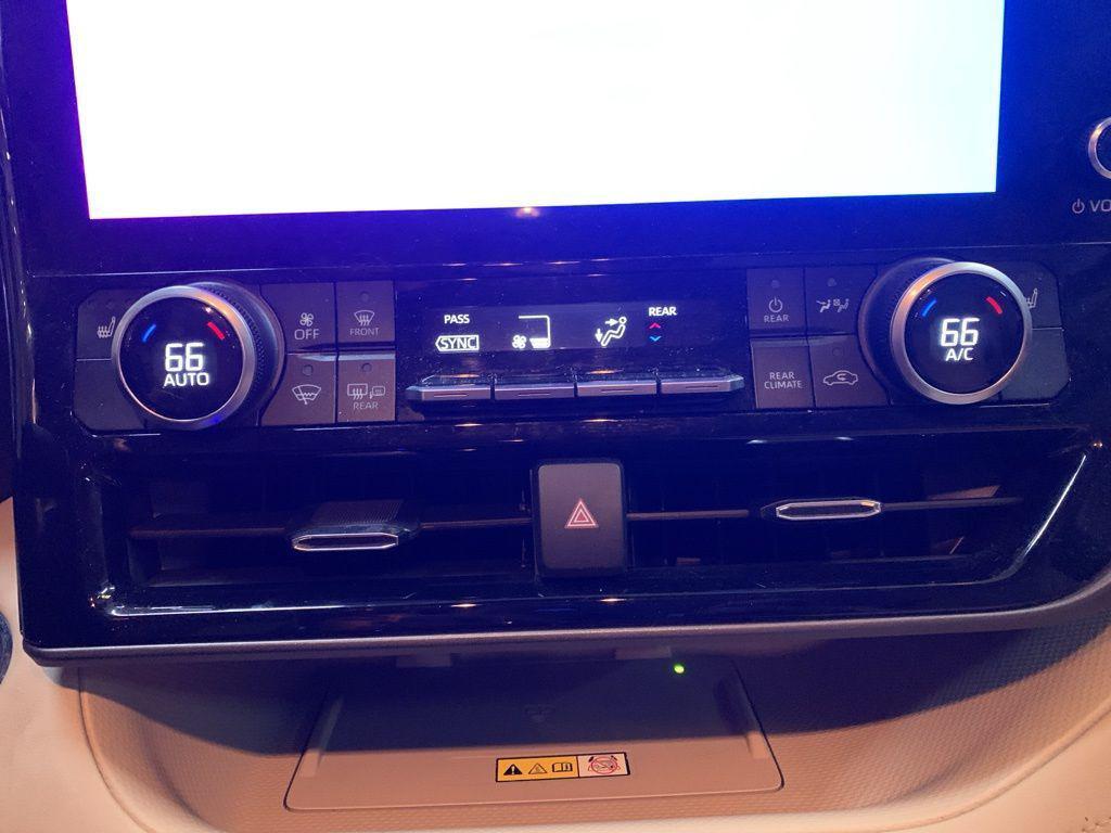 used 2023 Toyota Highlander Hybrid car, priced at $39,456