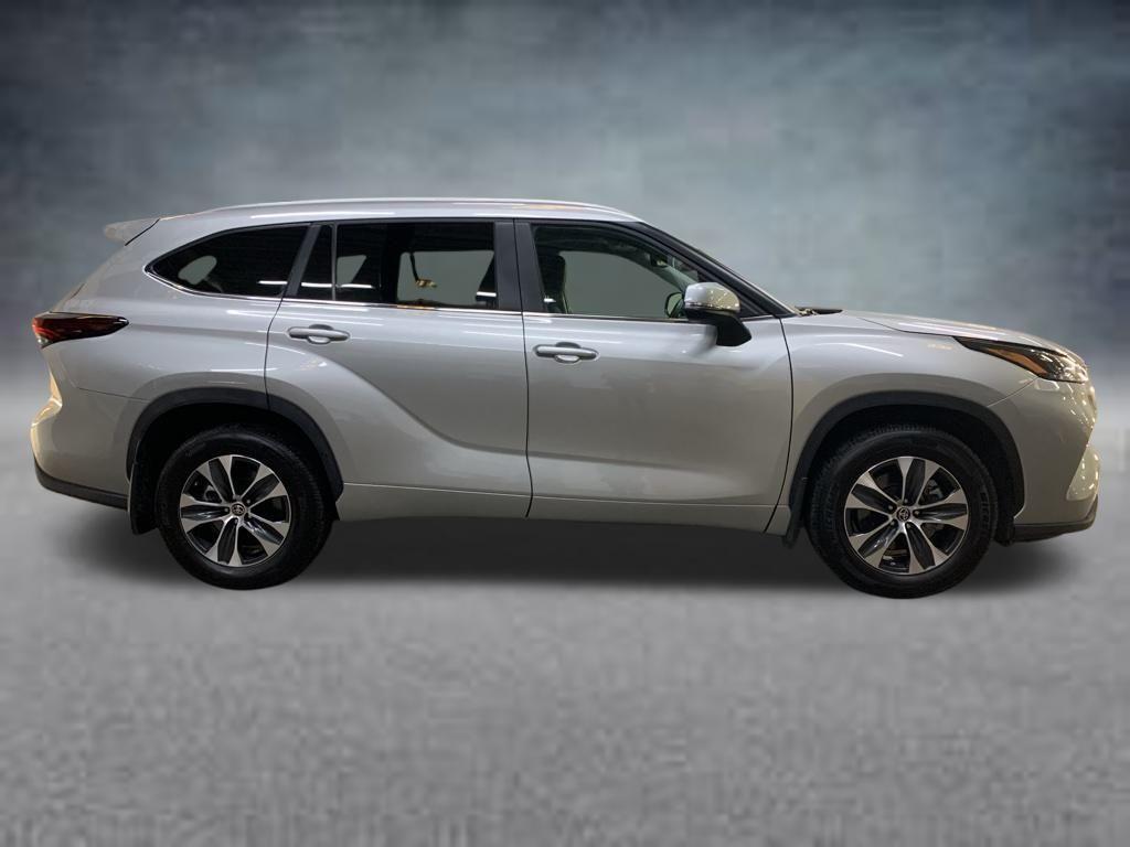 new 2024 Toyota Highlander car, priced at $45,999