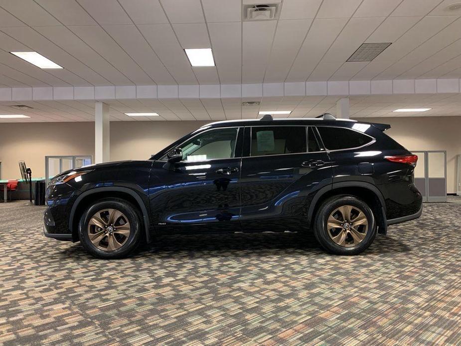 used 2022 Toyota Highlander Hybrid car, priced at $34,799