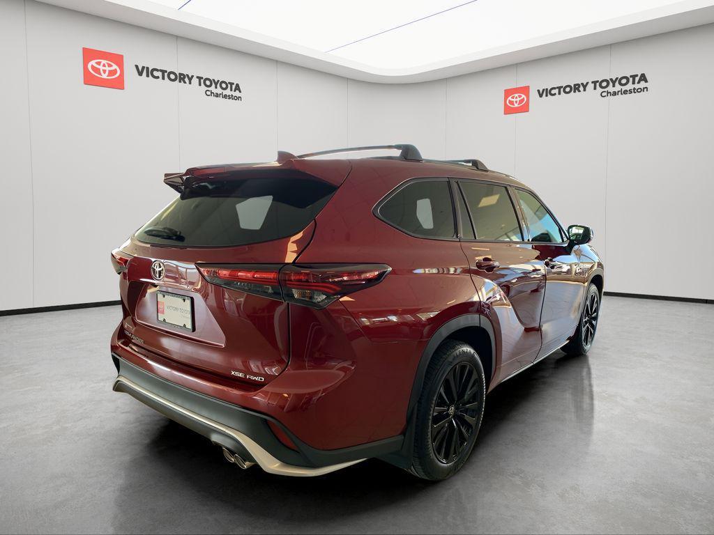 new 2025 Toyota Highlander car, priced at $50,258