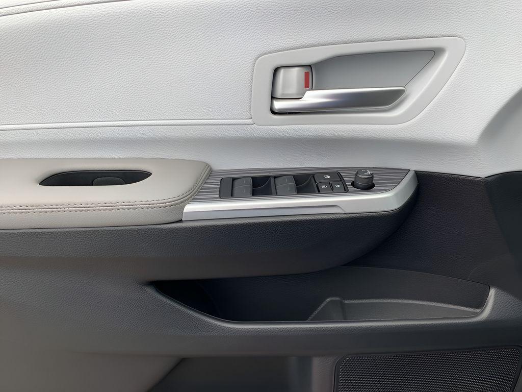 new 2025 Toyota Sienna car, priced at $48,425