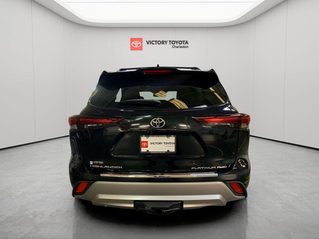 new 2025 Toyota Highlander car, priced at $55,707