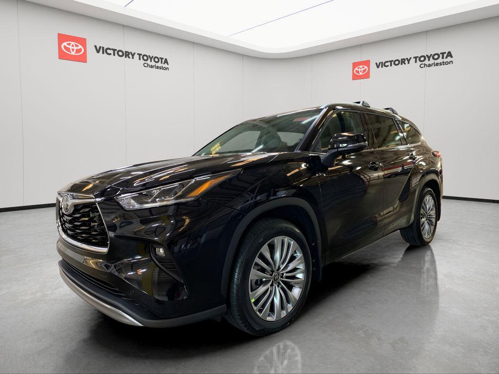 new 2025 Toyota Highlander car, priced at $55,707