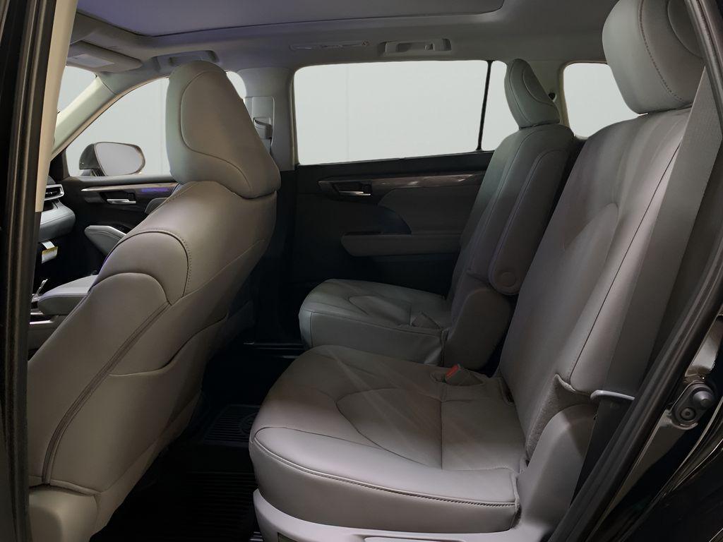 new 2025 Toyota Highlander car, priced at $55,707