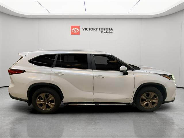 used 2023 Toyota Highlander Hybrid car, priced at $45,599