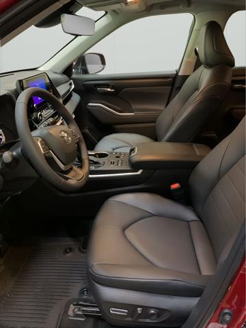 new 2025 Toyota Highlander car, priced at $48,387