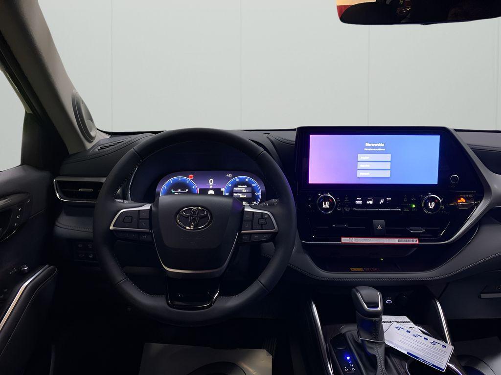 new 2025 Toyota Highlander car, priced at $55,867