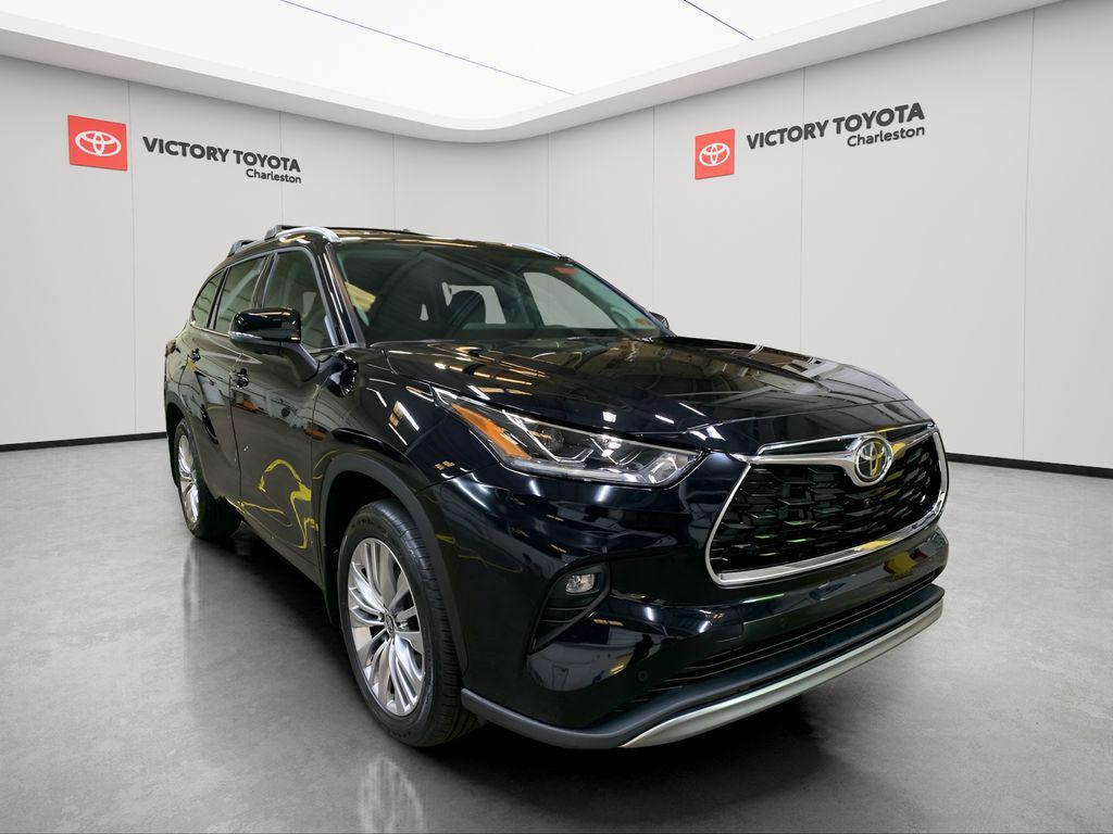 new 2025 Toyota Highlander car, priced at $55,867