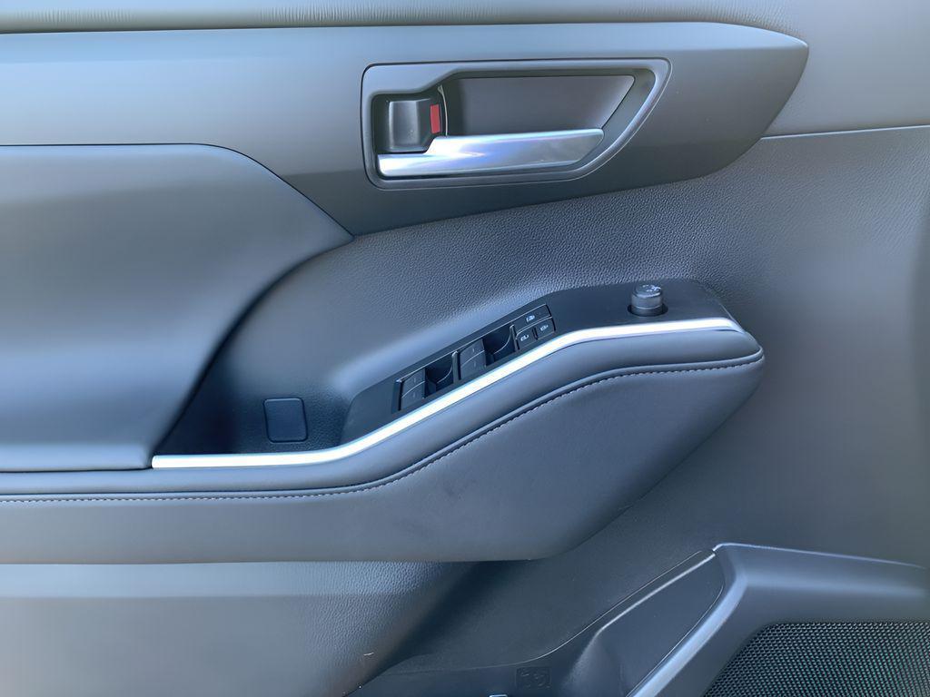 new 2026 Toyota Highlander car, priced at $51,373