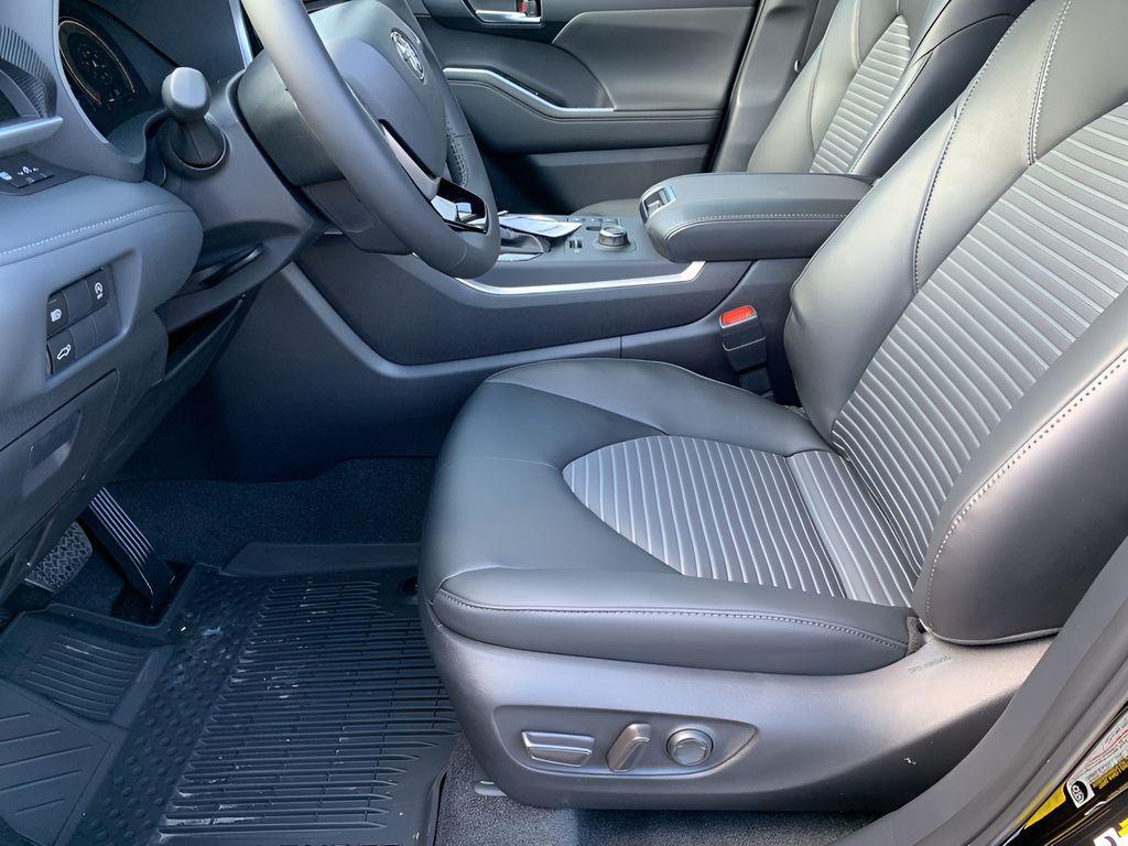 new 2026 Toyota Highlander car, priced at $51,373