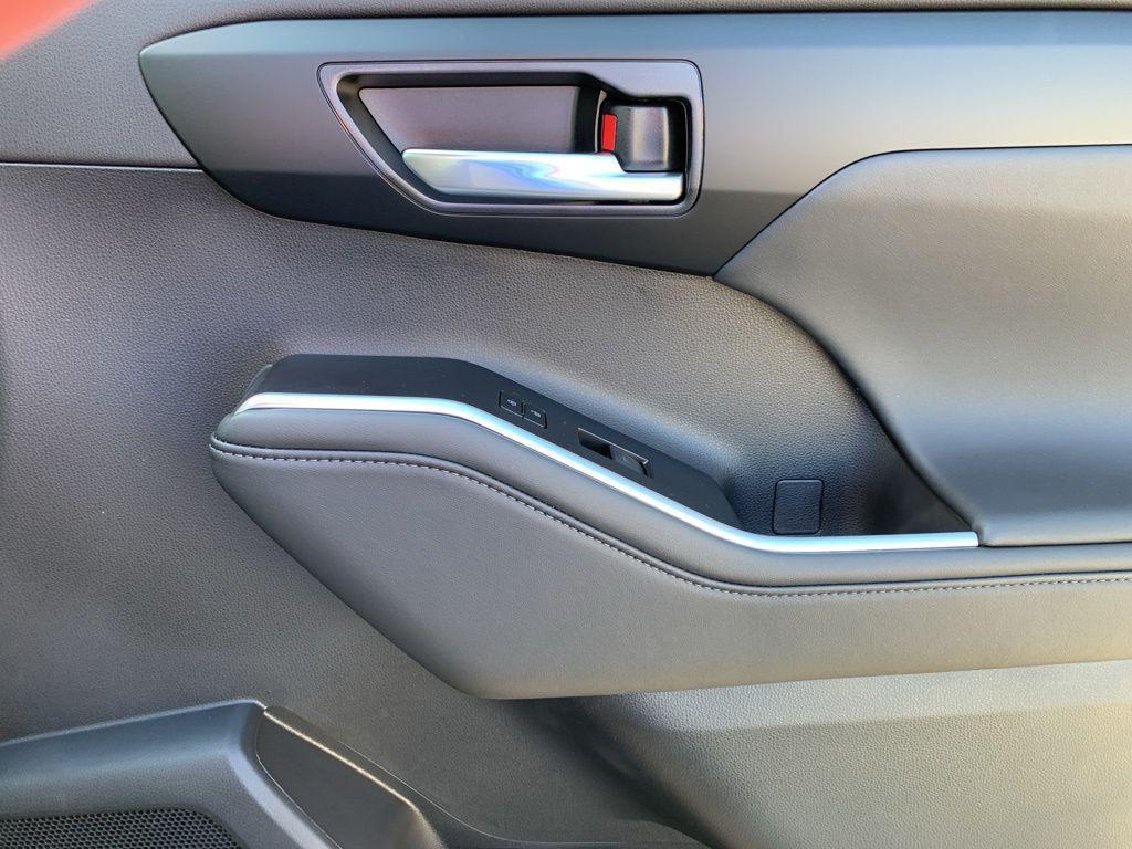 new 2026 Toyota Highlander car, priced at $51,373