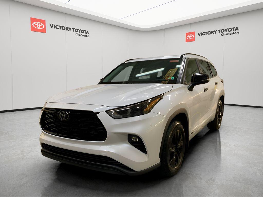 new 2025 Toyota Highlander Hybrid car, priced at $51,992