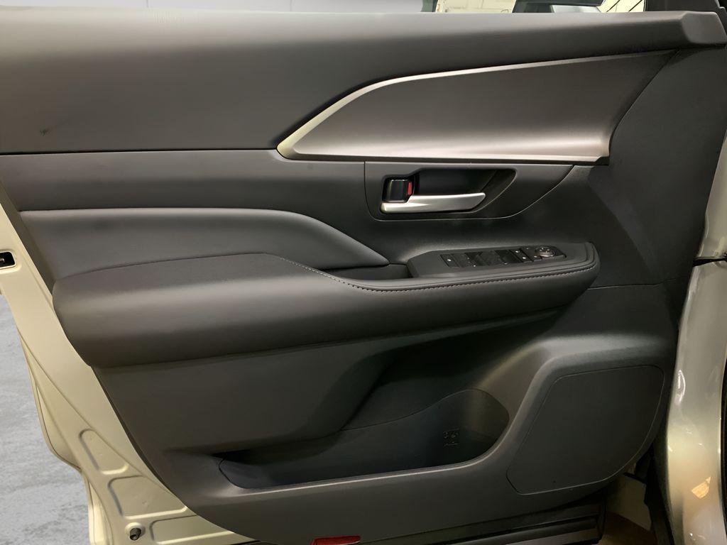 new 2025 Toyota Grand Highlander car, priced at $48,543