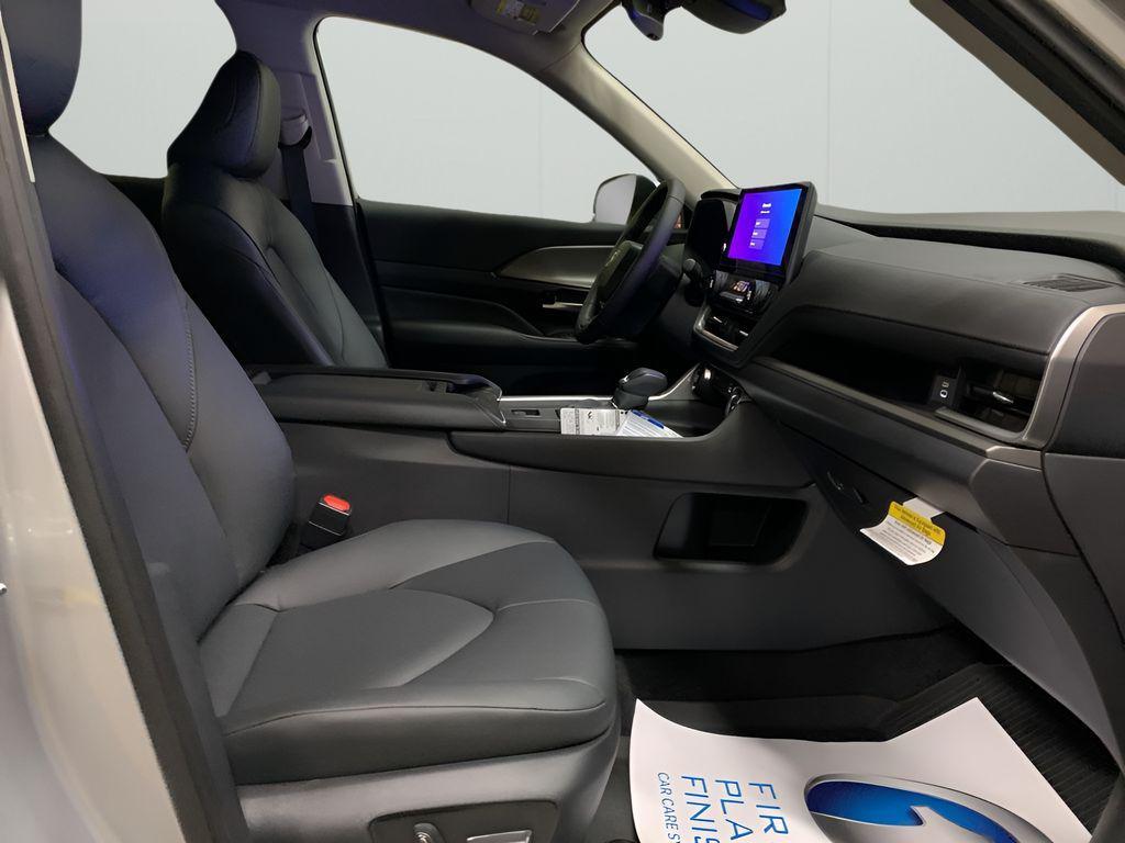 new 2025 Toyota Grand Highlander car, priced at $48,543