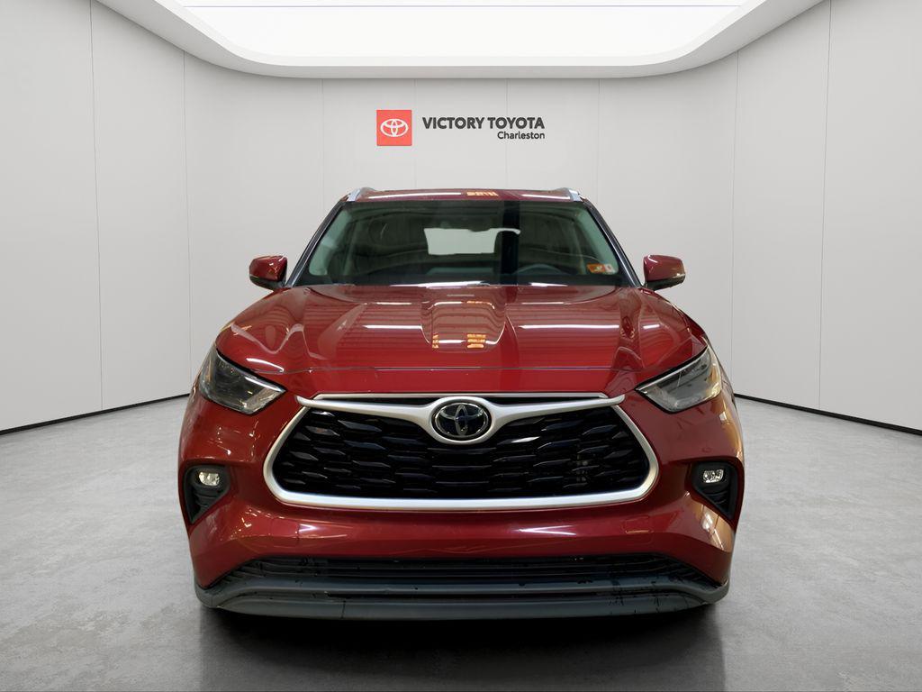 used 2022 Toyota Highlander car, priced at $34,180