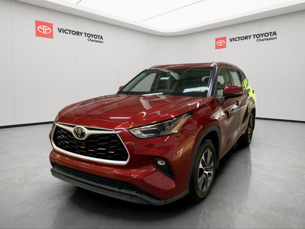 used 2022 Toyota Highlander car, priced at $34,180