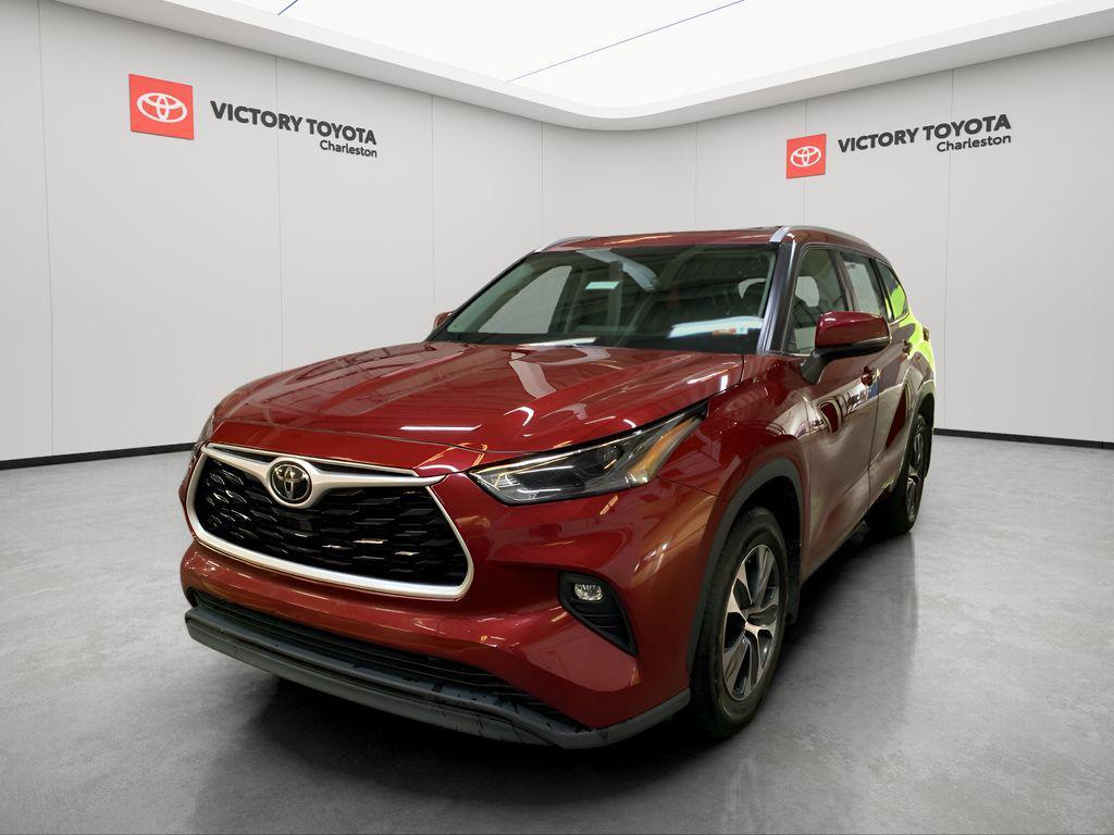 used 2022 Toyota Highlander car, priced at $34,180