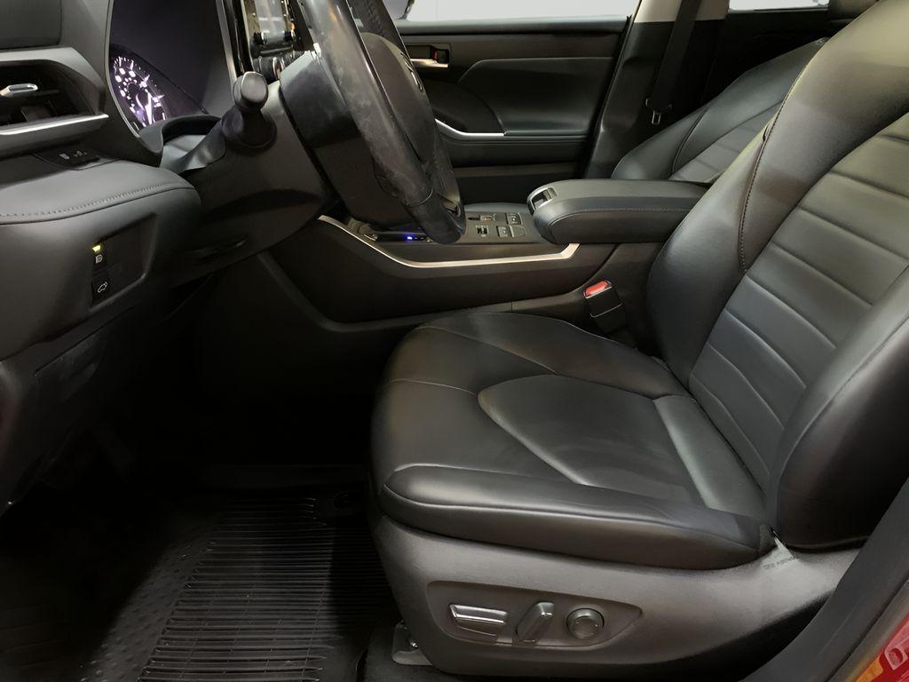 used 2022 Toyota Highlander car, priced at $34,180