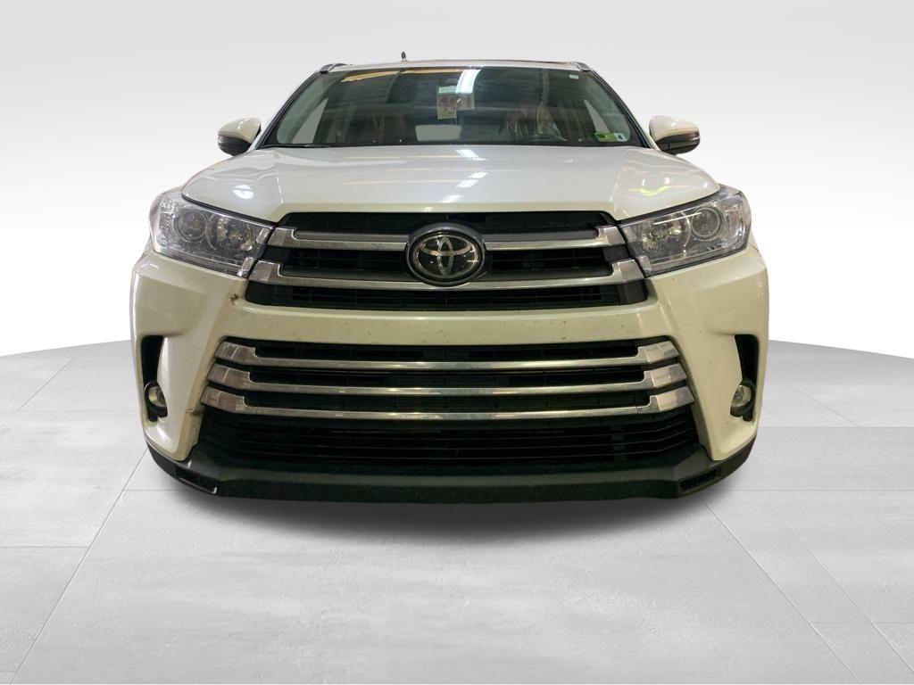 used 2019 Toyota Highlander car, priced at $30,900