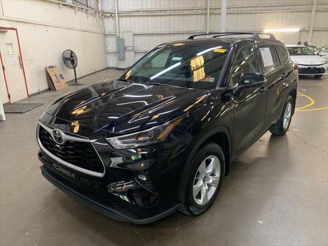 used 2022 Toyota Highlander car, priced at $32,999