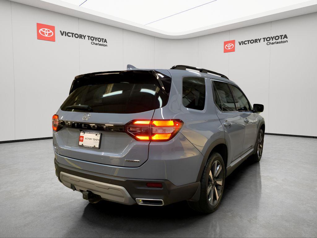 used 2024 Honda Pilot car, priced at $45,199