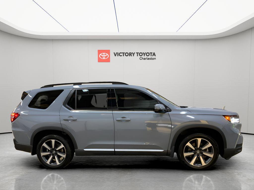 used 2024 Honda Pilot car, priced at $45,199