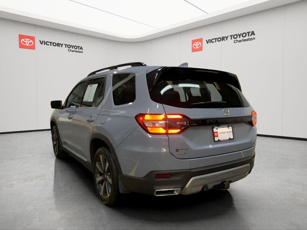 used 2024 Honda Pilot car, priced at $45,199