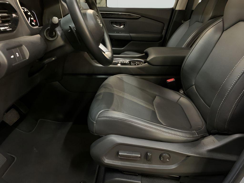 used 2024 Honda Pilot car, priced at $45,199